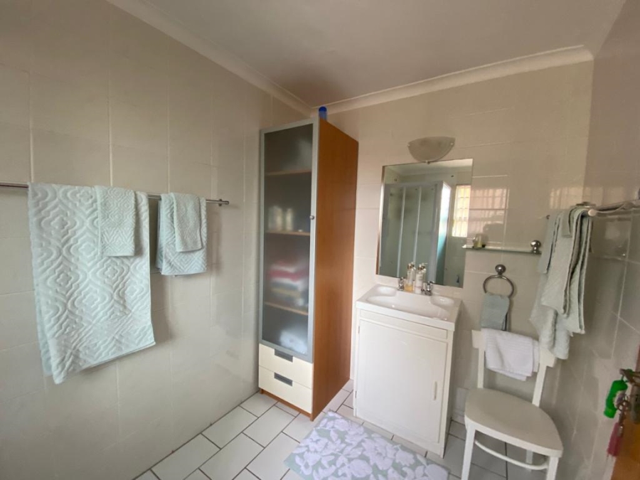 5 Bedroom Property for Sale in Sandbaai Western Cape
